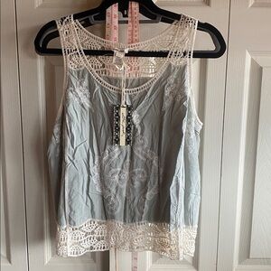 Ultra Pink NWT Soft Green & Cream Crochet Scoop Neck 100% Rayon Blouse Large